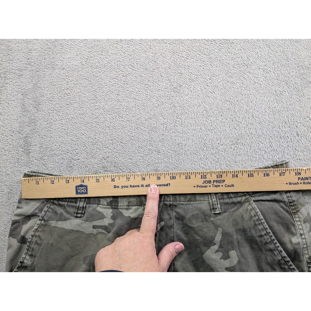 Old Navy Mens Camo Cargo Shorts Size 34 Green Grey Camouflage Utility Cotton - Picture 5 of 13